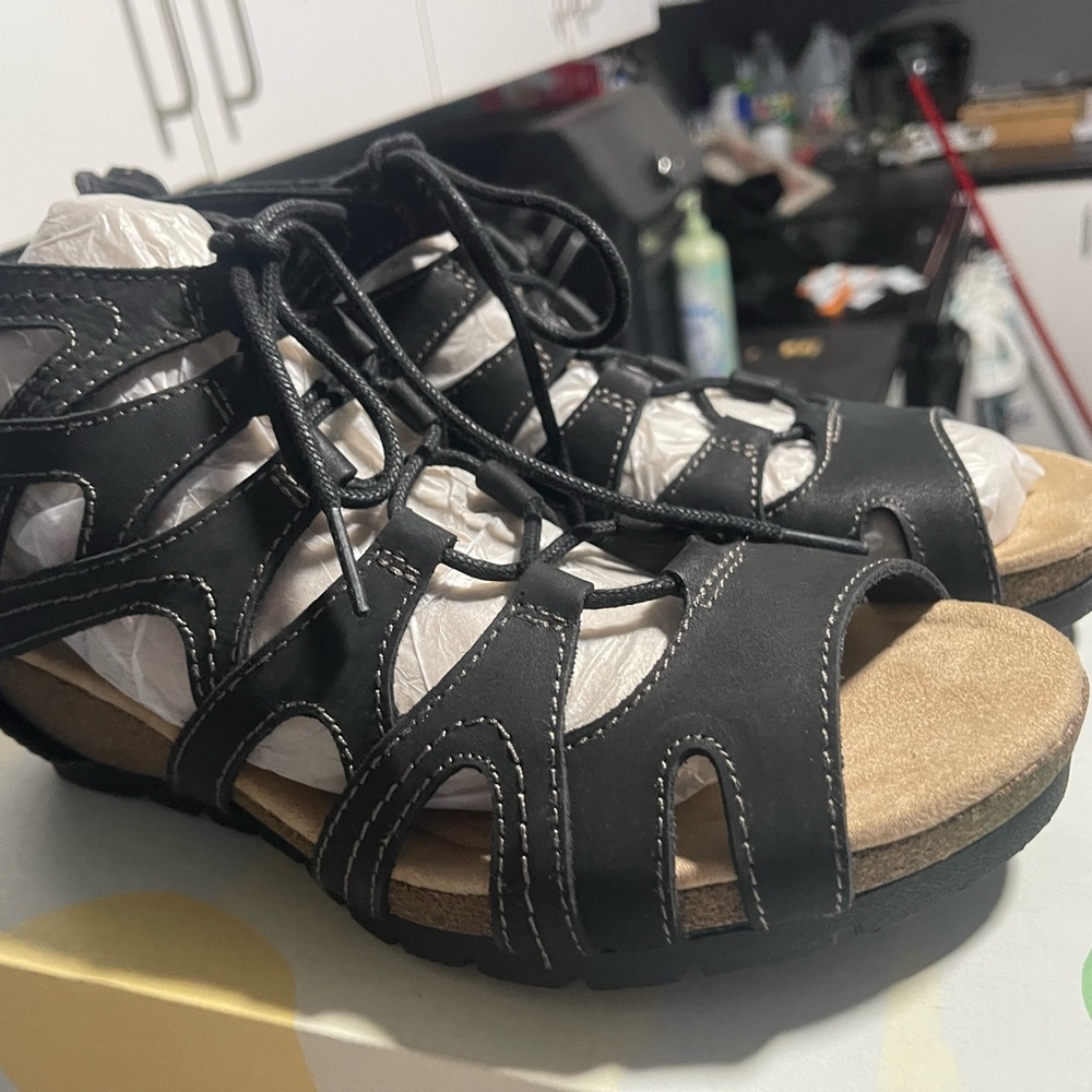 Earth Origins Kendra Kamilla Black Sandal